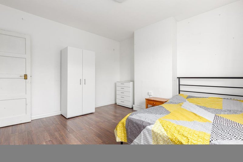 Photo 1: room E