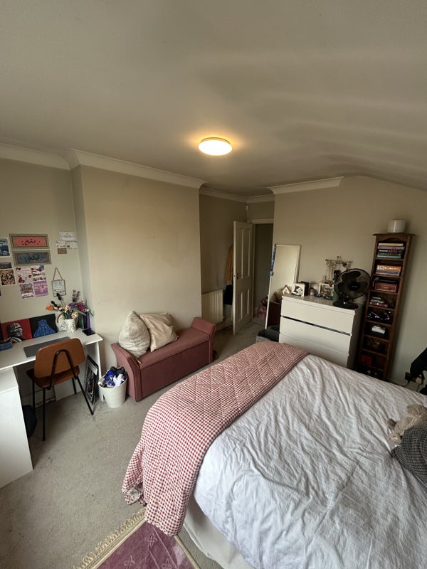 Apartment in Clapham - View 2