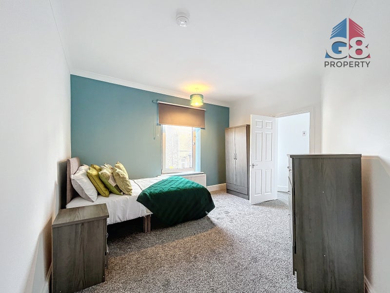 Photo 1: Room 3