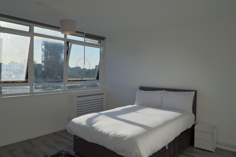 Photo 1: bedroom