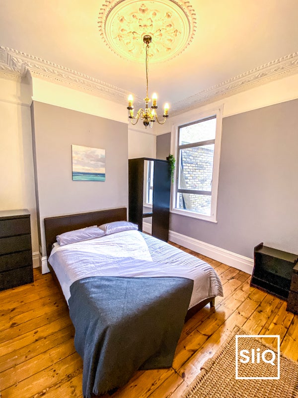Photo 1: Room 1 Available Immediately