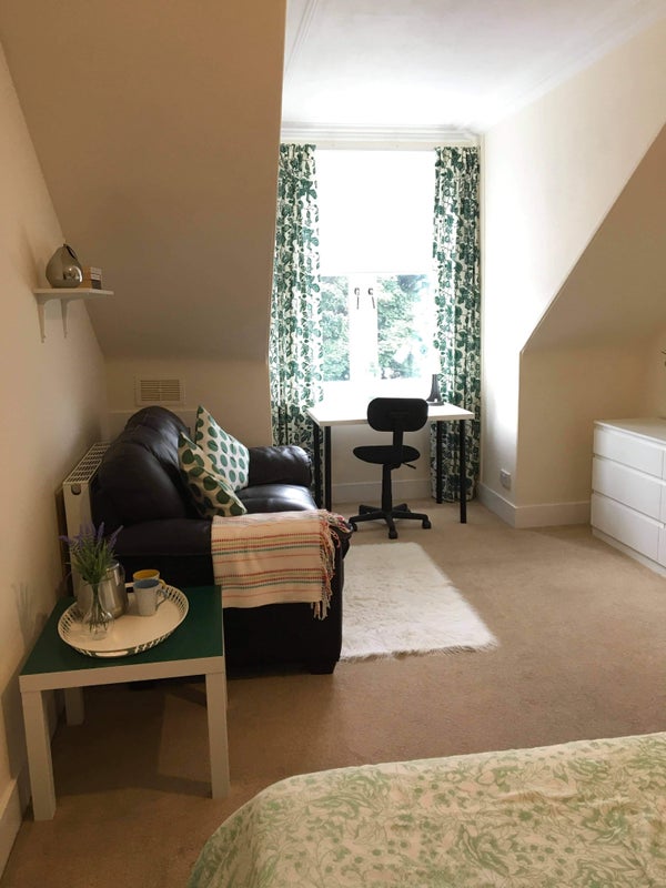 Photo 1: bedroom 4