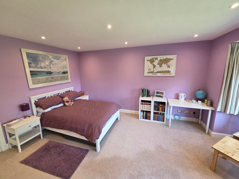 Photo 1: Bedroom 