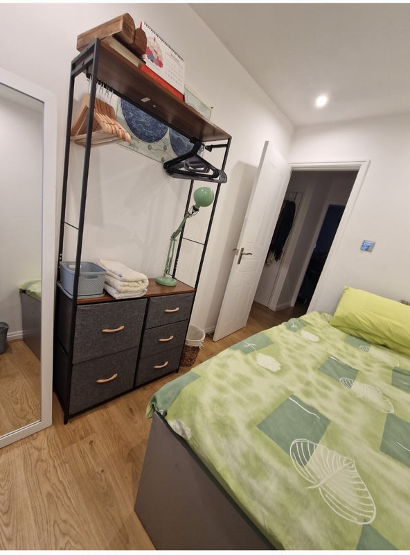 Photo 1: Bedroom