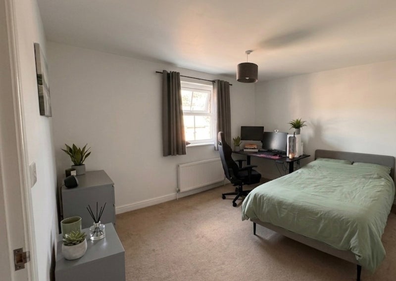 Photo 1: The Room