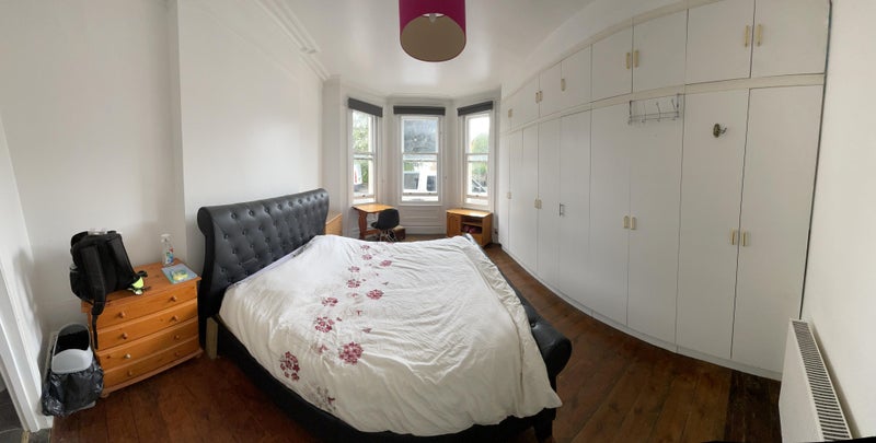 Photo 1: Double with en suite bathroom 725