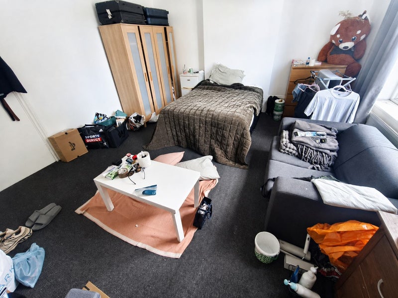2 Large Rooms– Manor House Station – Zone 2
