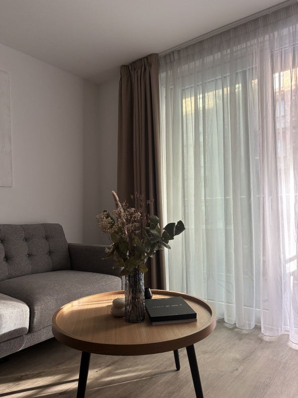 Photo 1: Living
