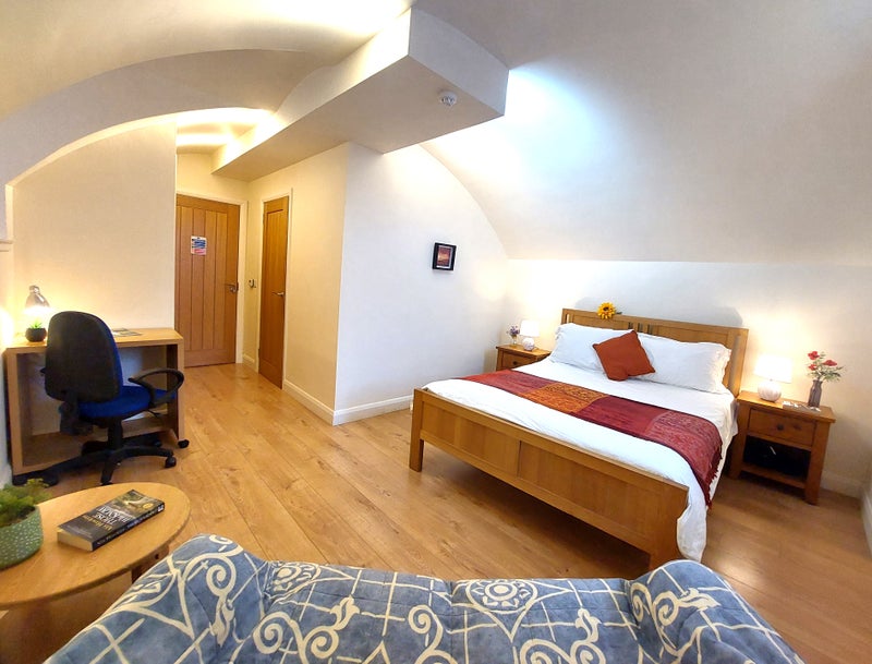 Photo 1: Room 2