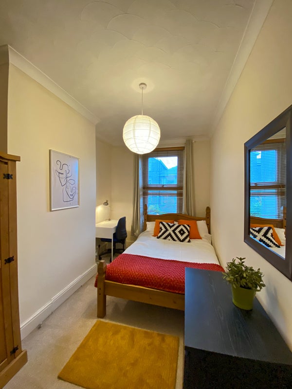 Photo 1: Room 2