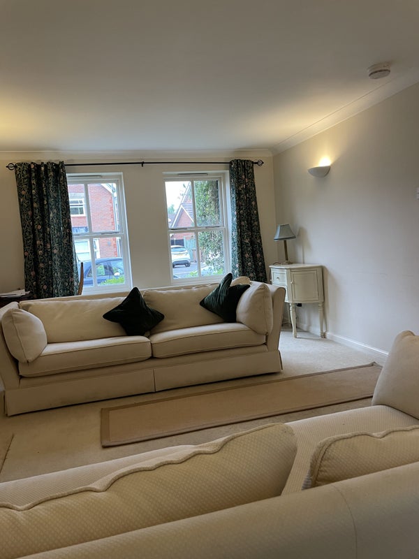 Photo 1: Living Room 