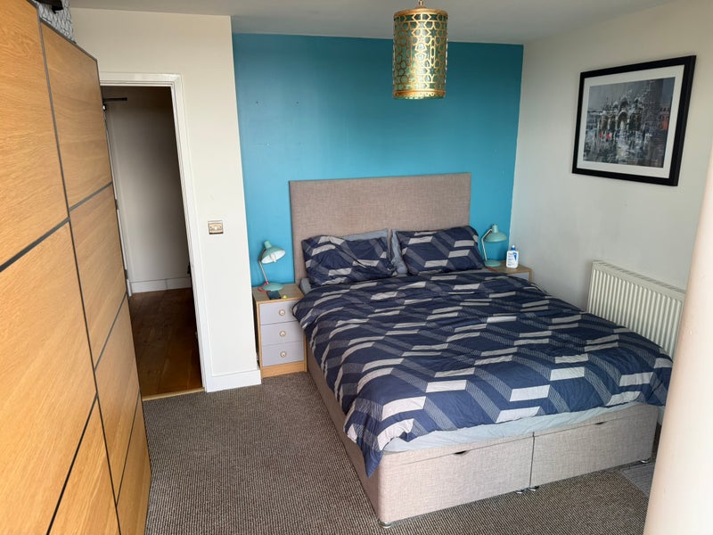 Photo 1: Double bedroom