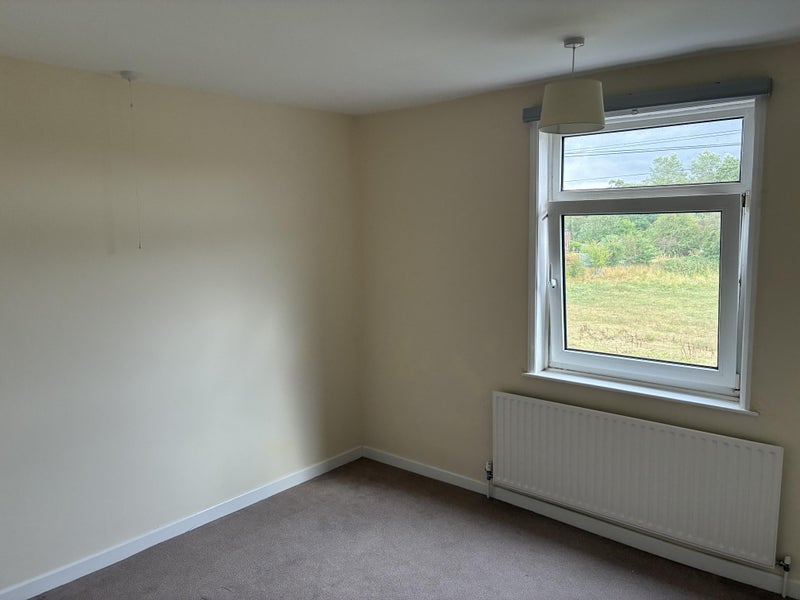Photo 1: Bedroom