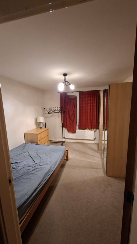 Photo 1: Bedroom