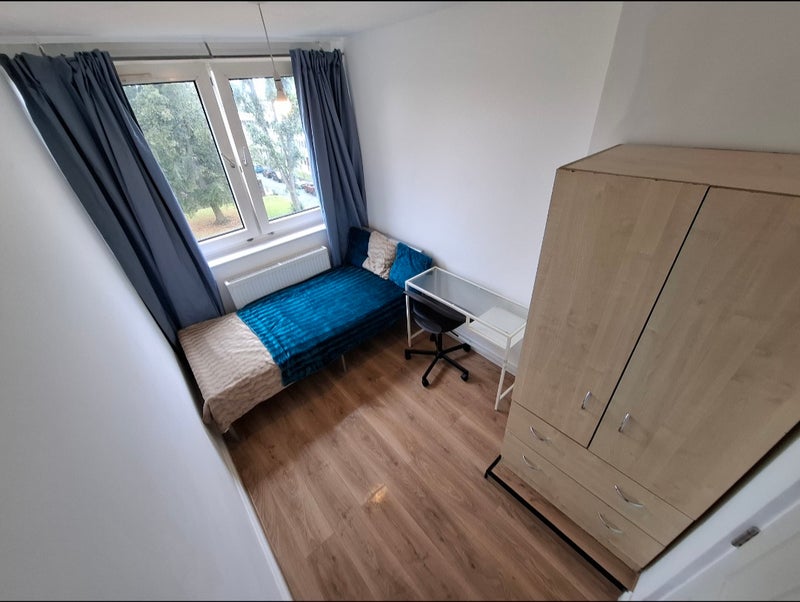 Photo 1: Single bedroom - fully furnished