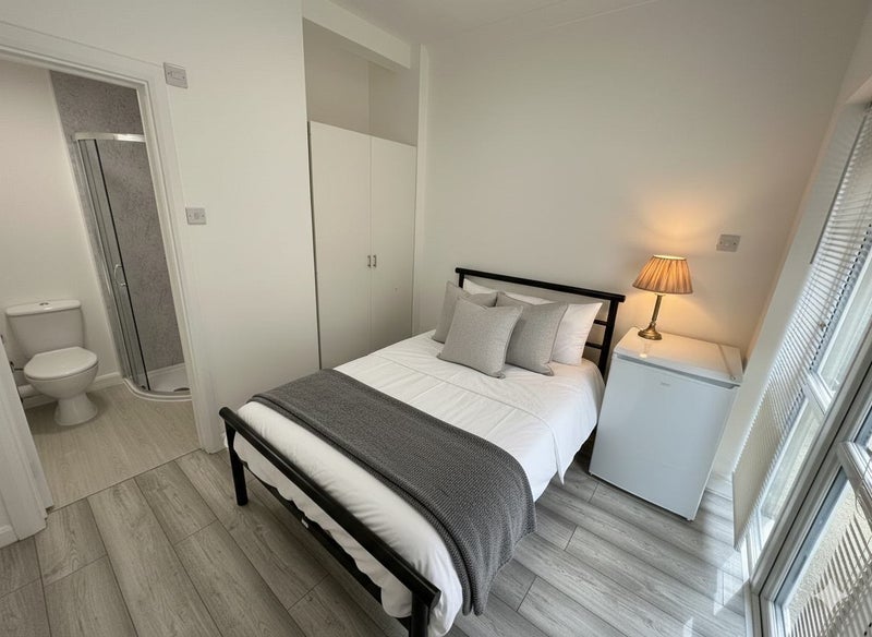 Photo 1: Room 26