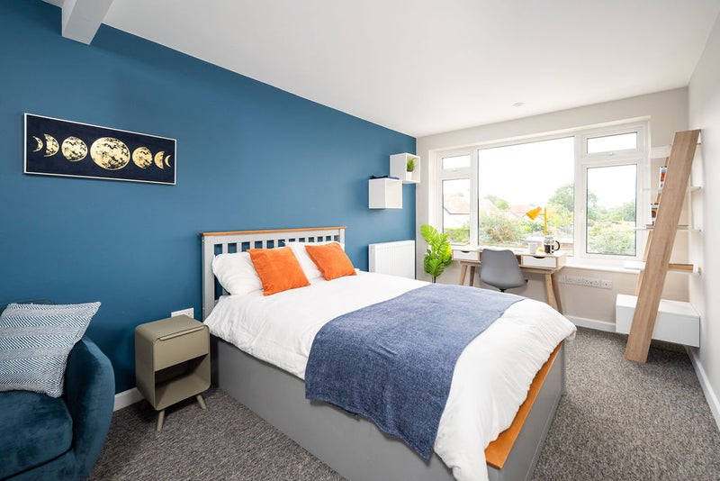Photo 1: Bedroom 6