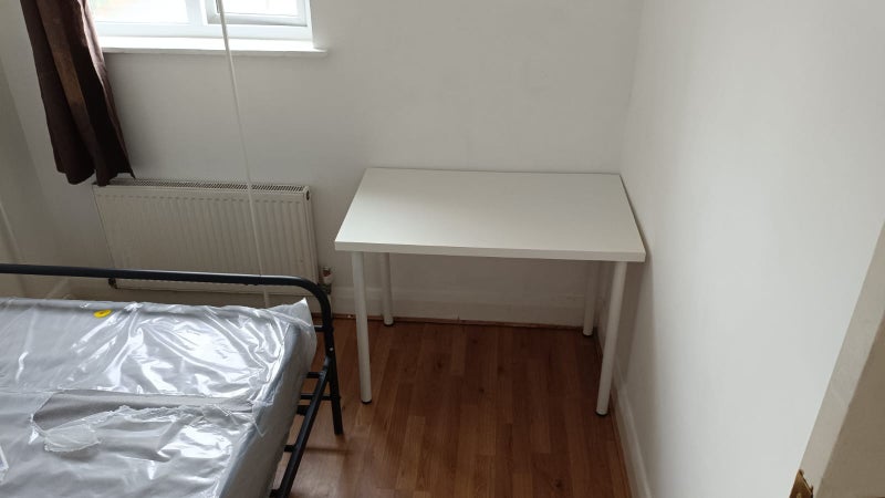 Photo 1: Available room