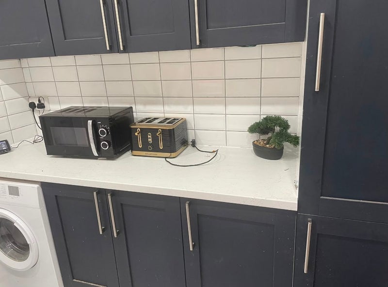 Photo 1: Kitchen