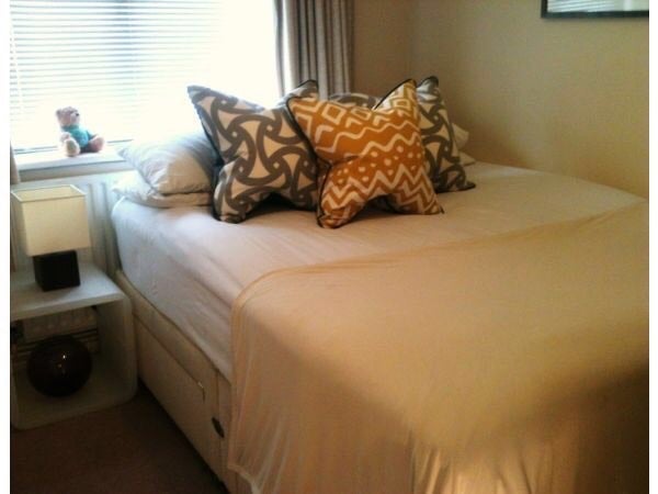 Photo 1: Single Room