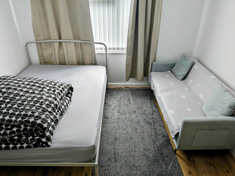 Photo 1: Double Bedroom