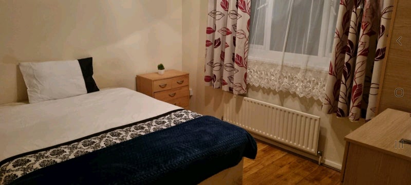 Photo 1: Double room £770 available