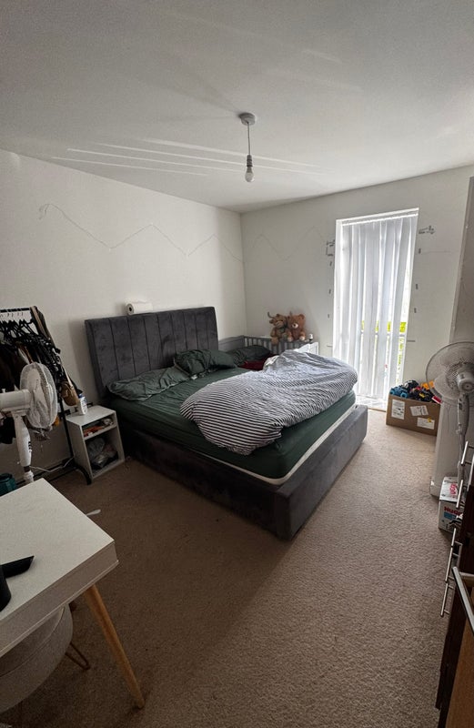 Photo 1: Private Ensuite Double Room