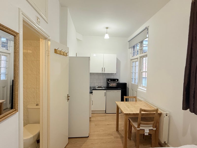 Studio Flat In Shepherd Bush