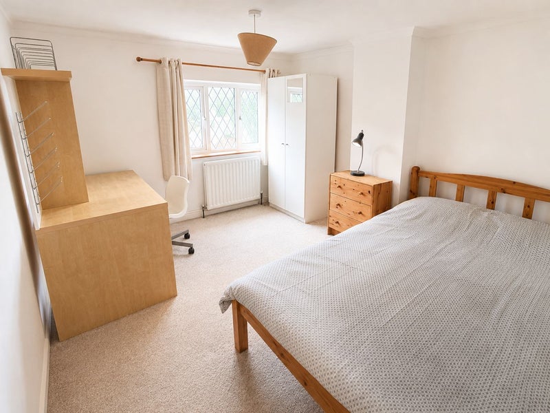 Photo 1: Room 1