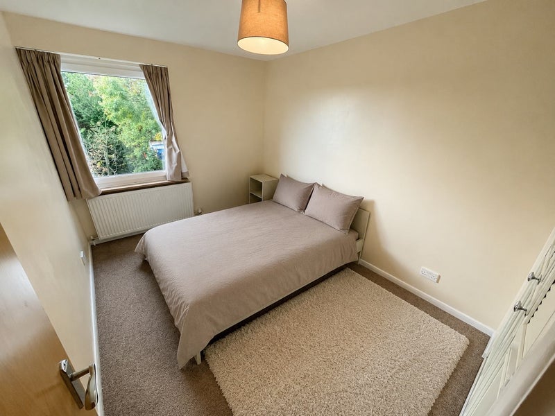 Photo 1: Room 1