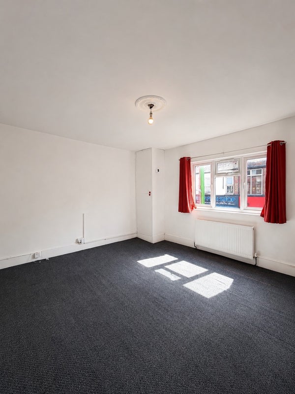 Photo 1: Bedroom 1