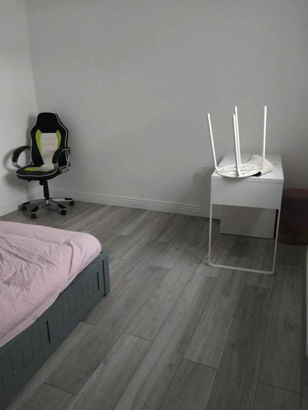 Photo 1: Bedroom