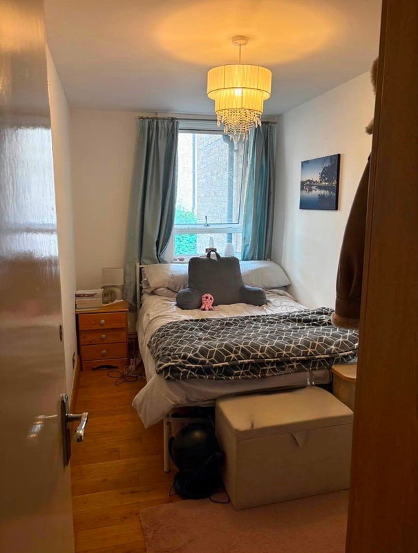 Photo 1: The room
