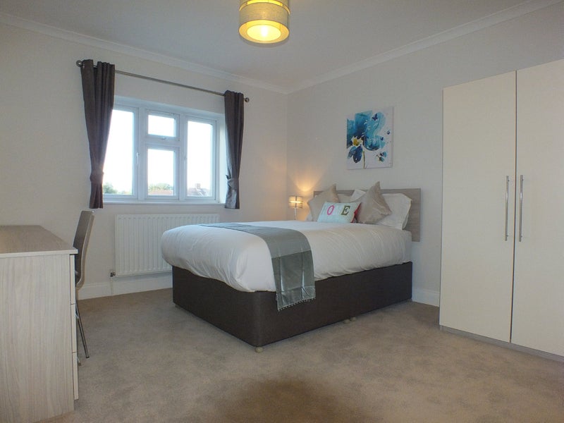 Photo 1: Room 6 - Available 24/09