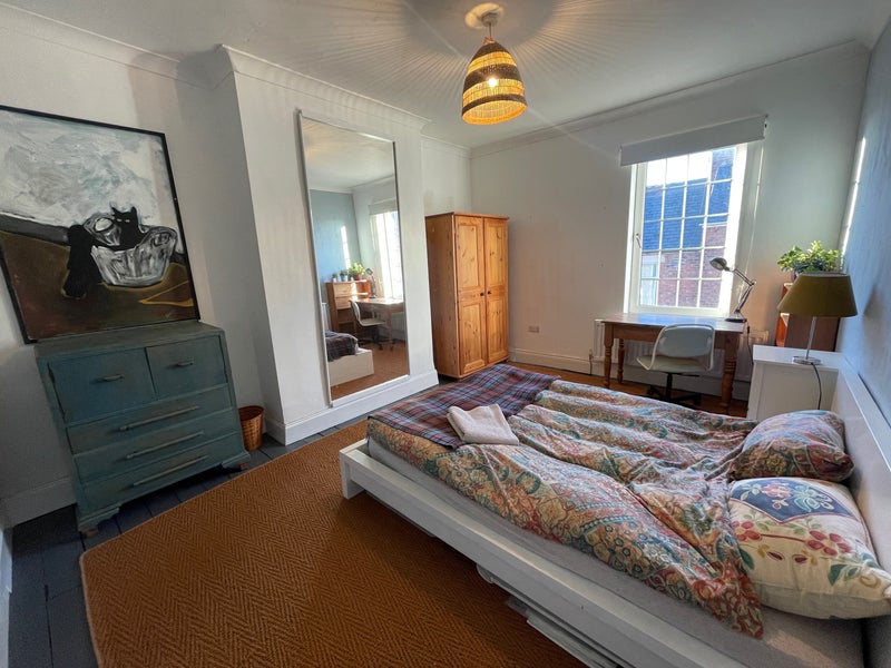 Photo 1: The room