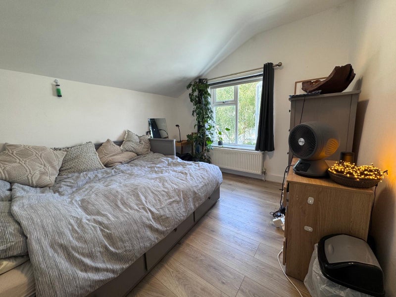 Photo 1: The room available. It wil be unfurnished unless you want to buy any of the furniture
