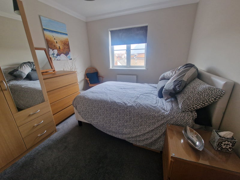 Photo 1: Double Bedroom 