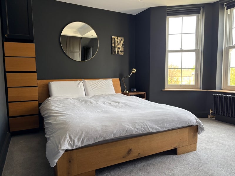 Photo 1: Bedroom