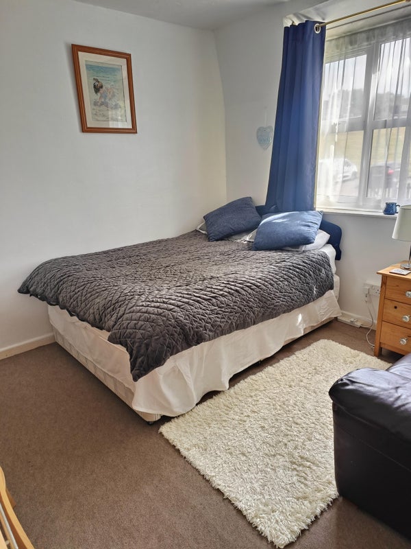 Photo 1: Spare room 