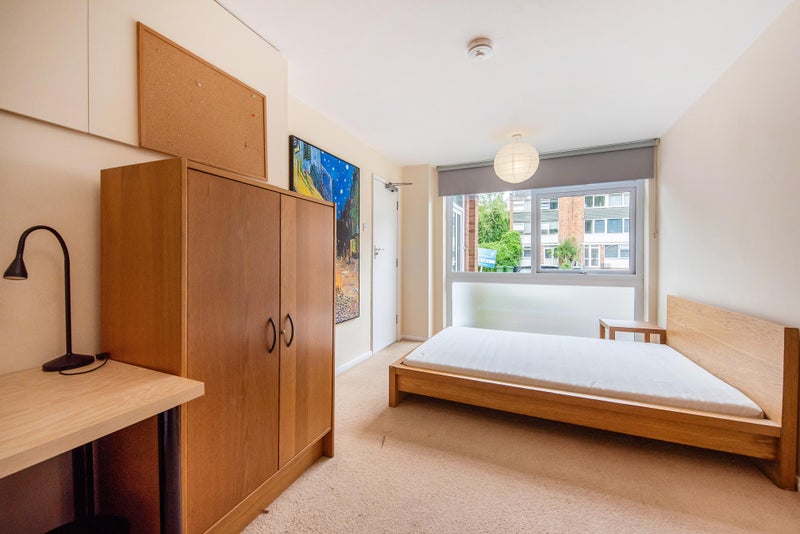 Photo 1: Room 1