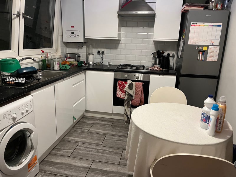 Photo 1: Kitchen
