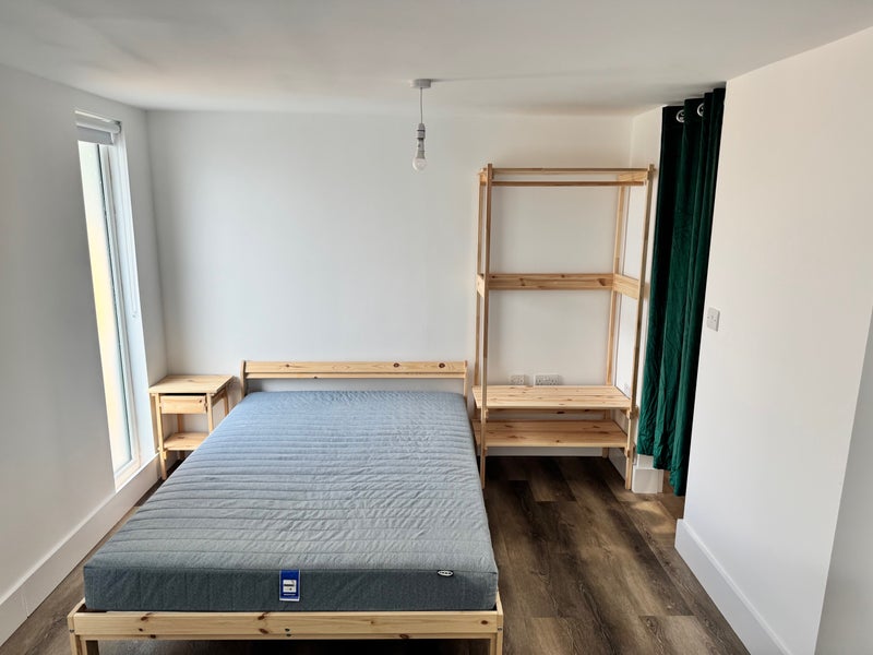 Photo 1: Bedroom