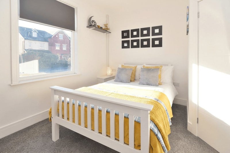 Photo 1: Room 1