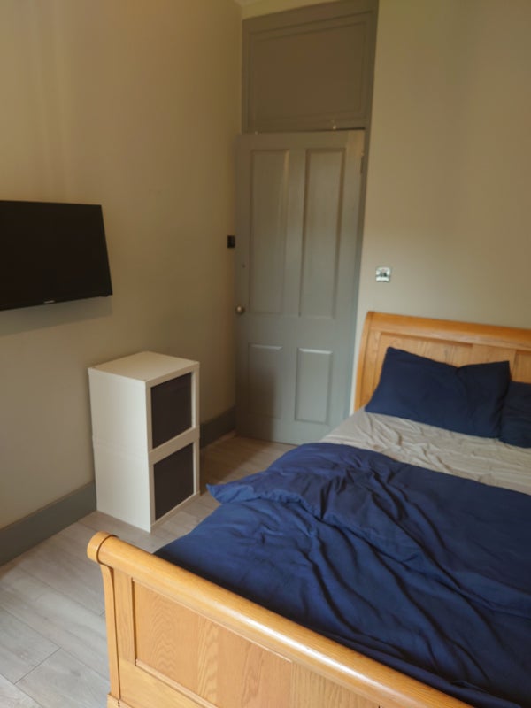 Photo 1: Room