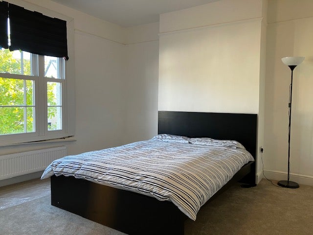 Photo 1: Bedroom 1