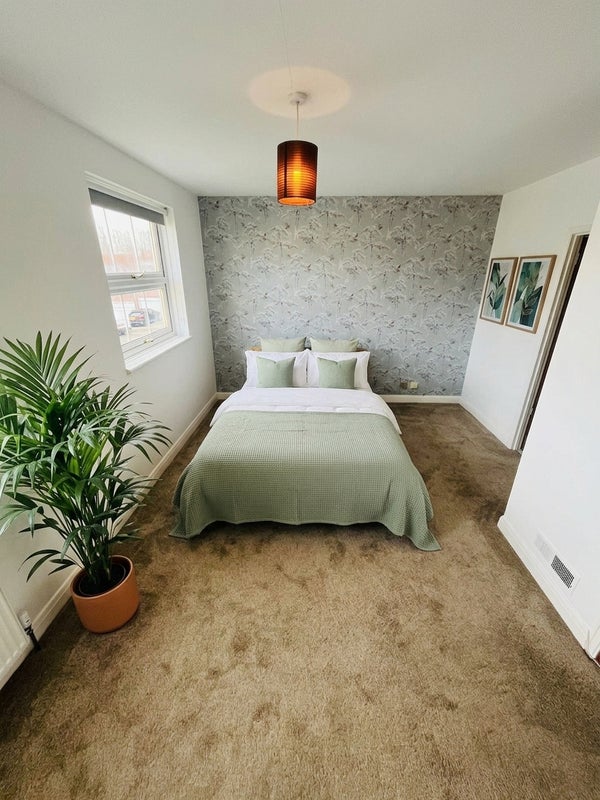 Photo 1: Room A