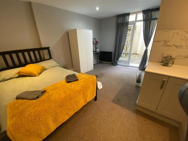 Photo 1: Studio 2- £1150 Available from 01/10/2026