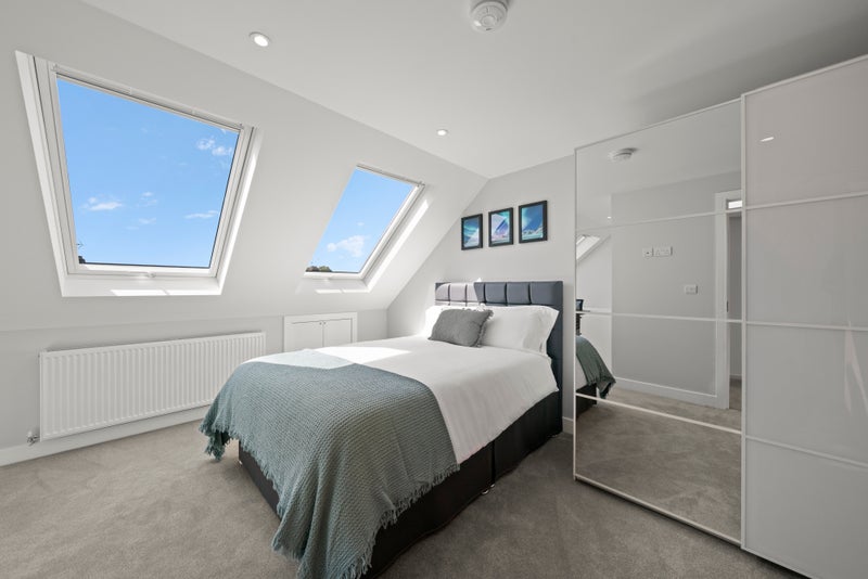 Photo 1: Double Ensuite Room