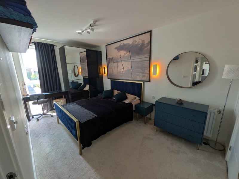Photo 1: En-suite bedroom