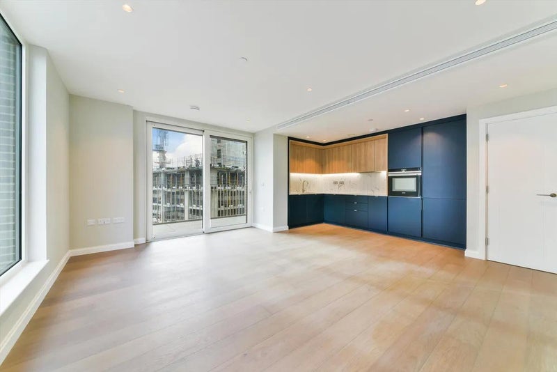 Photo 1: Spacious living room, open kitchen and balcony